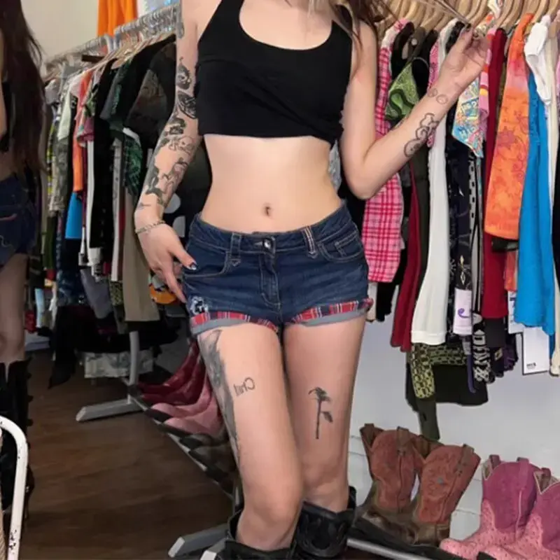 Hot Girl Low Waist Plaid Color Block Slim Fit Cuffed Denim Ultra Shorts Women Summer New Style Body Shape Ripped Wrap around Hot