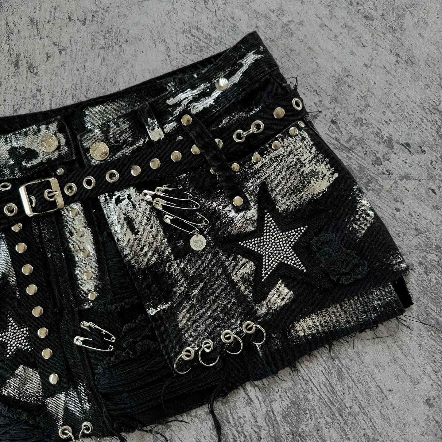 Shorts Women Y2K Skirt Harajuku Gothic Hip Hop Retro Washed Rhinestone Sequin Baggy Denim Short High Waist Slim Mini Short Skirt