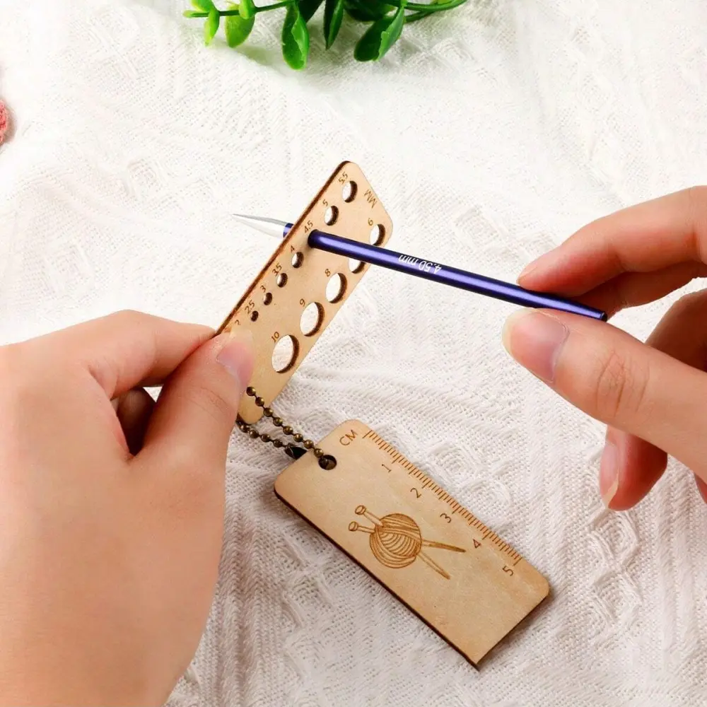 1pc Wooden Locking Stitch Markers Knitting Ruler Gauge Knitting Crochet Stitch Marker Wooden Stitch Needle Clip Hook