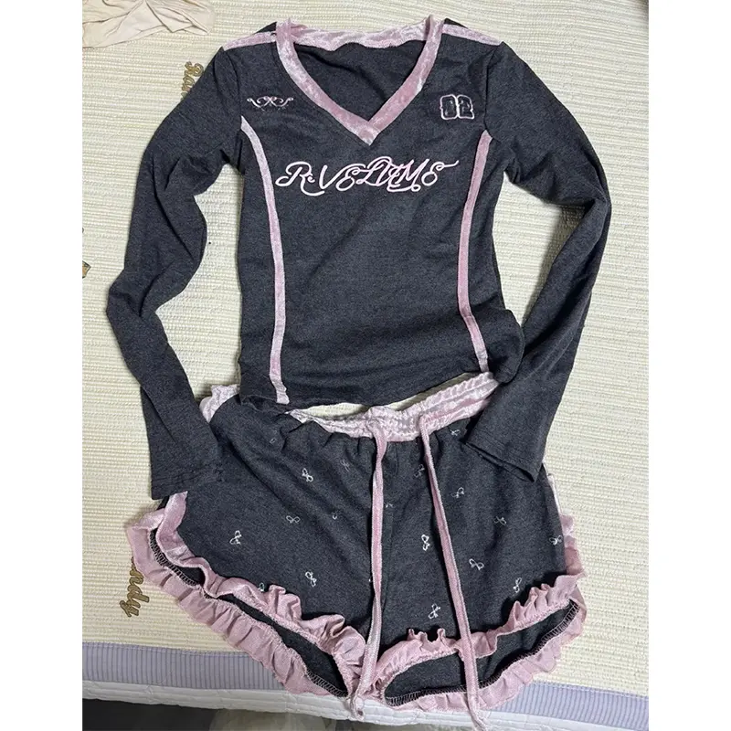 American Spice Girl Sports Style Powder-ash Splicing V-neck Long Sleeve Slim T-shirt Women Fall Waist Trim Shorts Two-piece Set