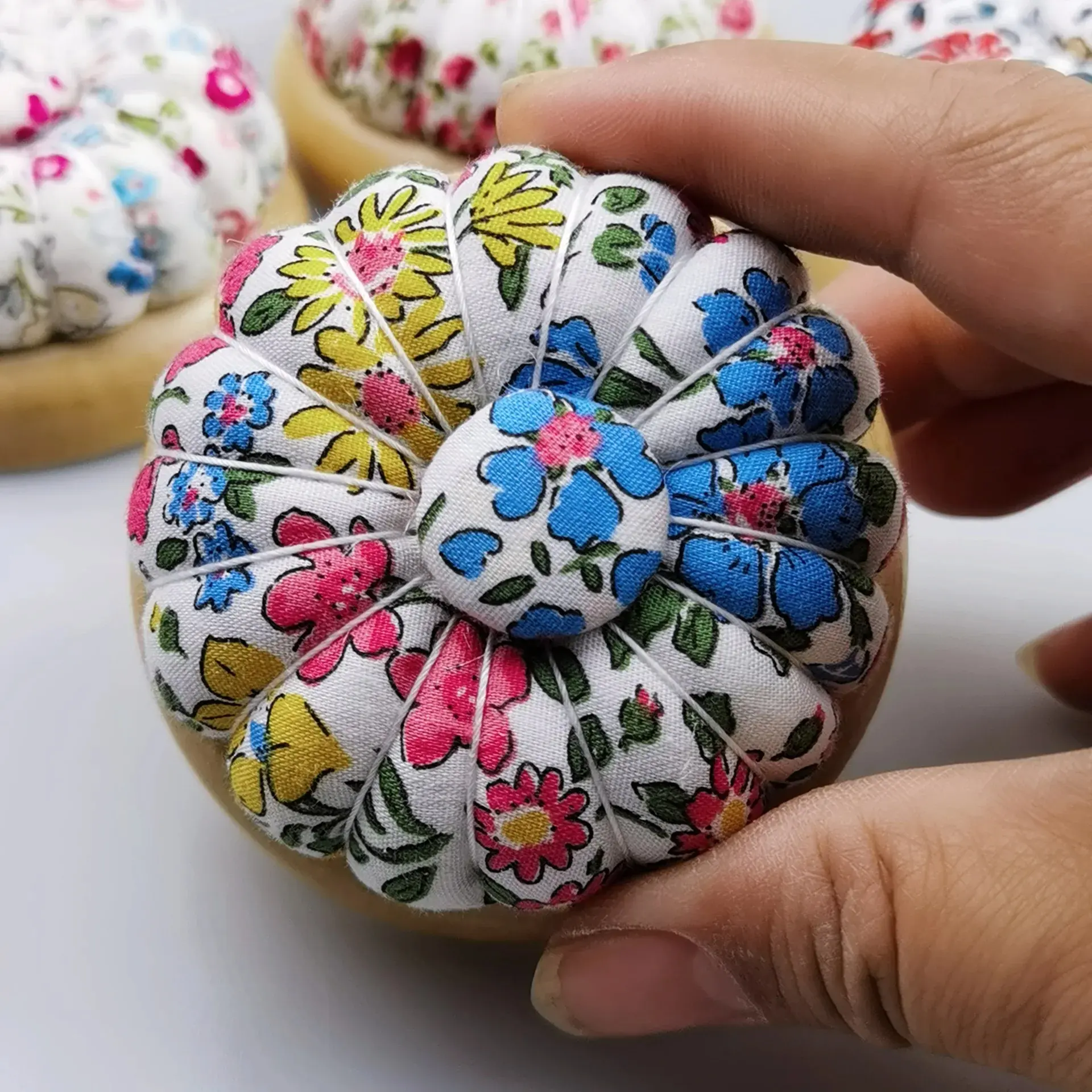 Wrist/Wooden Bottom Magnetic Needle Insertion Bag DIY Cross Embroidery Needle Insertion Pumpkin Plush Needle Insertion Bag