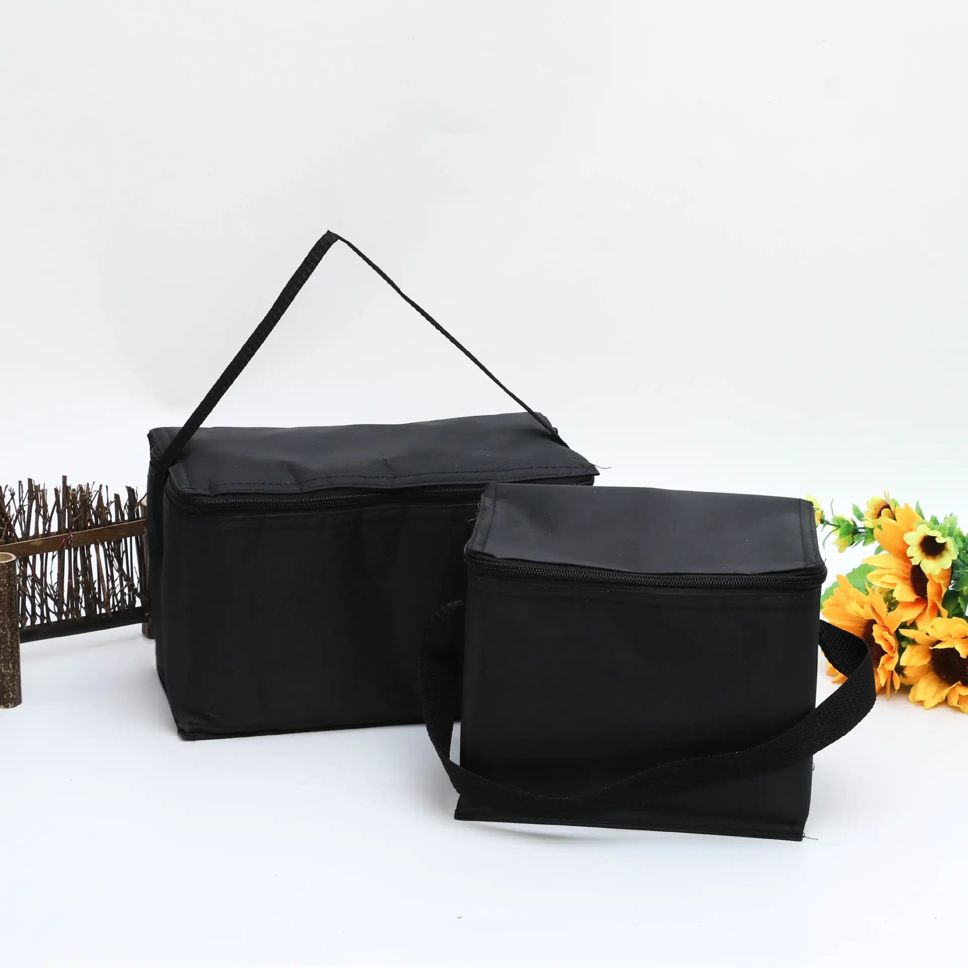 1Pc Portable Picnic Bag Thermal Lunch Bag Folding Thermal Bag Camping Beach Outdoor Tableware Cooler Handbag