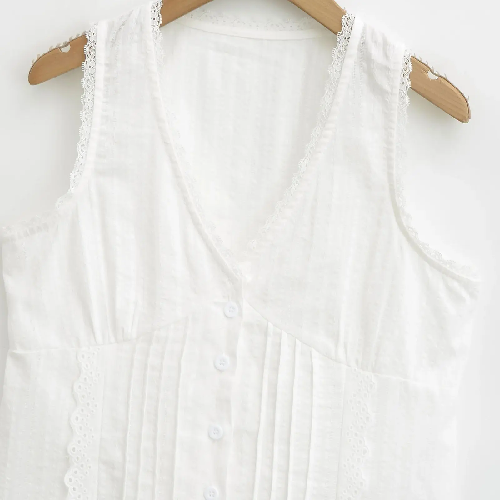 2025 Summer Plain White Spliced Lace V neck Sleeveless Tank Women Open Buttons Slim Waist Tie Bow Sashes Back Tank Top Crop Tops
