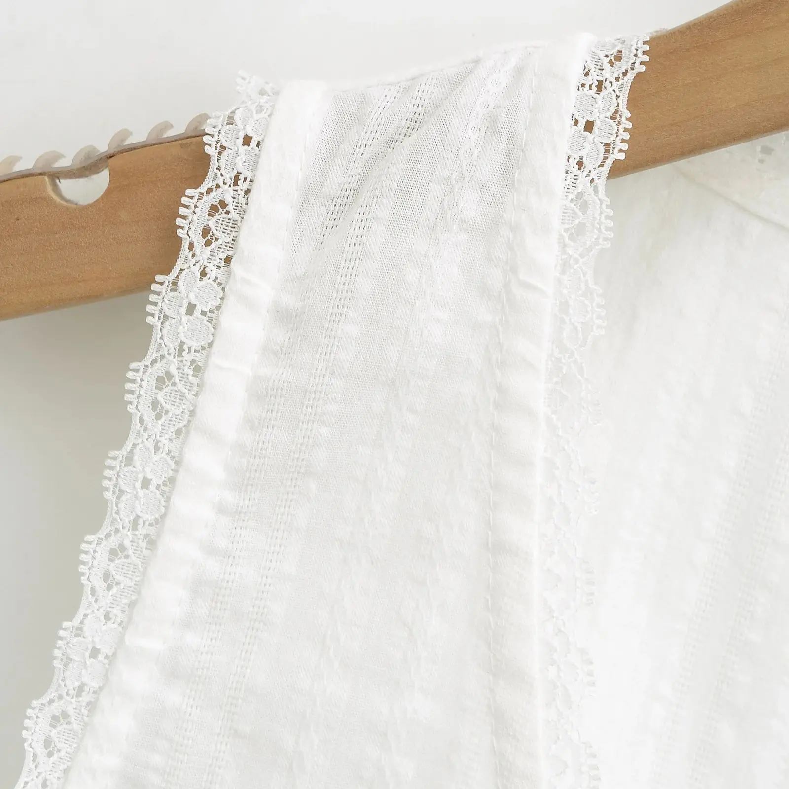 2025 Summer Plain White Spliced Lace V neck Sleeveless Tank Women Open Buttons Slim Waist Tie Bow Sashes Back Tank Top Crop Tops