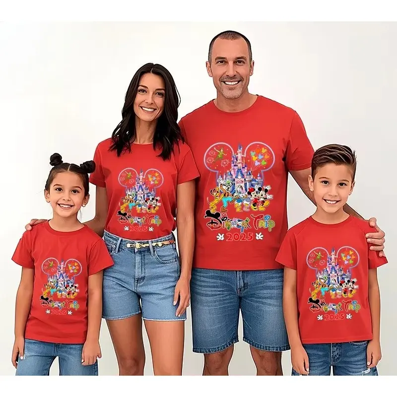 Disney Travel Mickey and His Friends 2025 Printed T-shirt for Parents Children Short Sleeves Suitable for Casual Family Wear