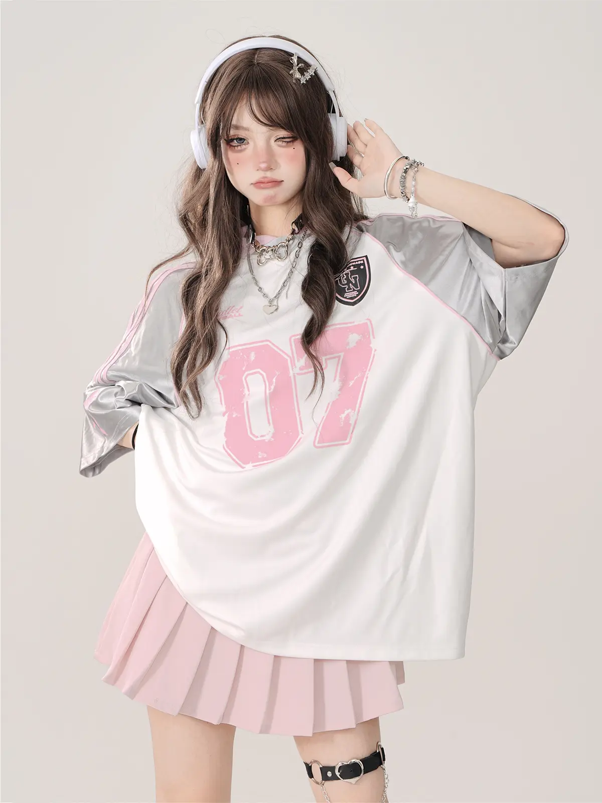 High Quality Hot Selling Wholesale Shoulder Short Sleeved T-shirt Women Versatile Spicy Girl Top Ball Uniform Oversized T Shirt