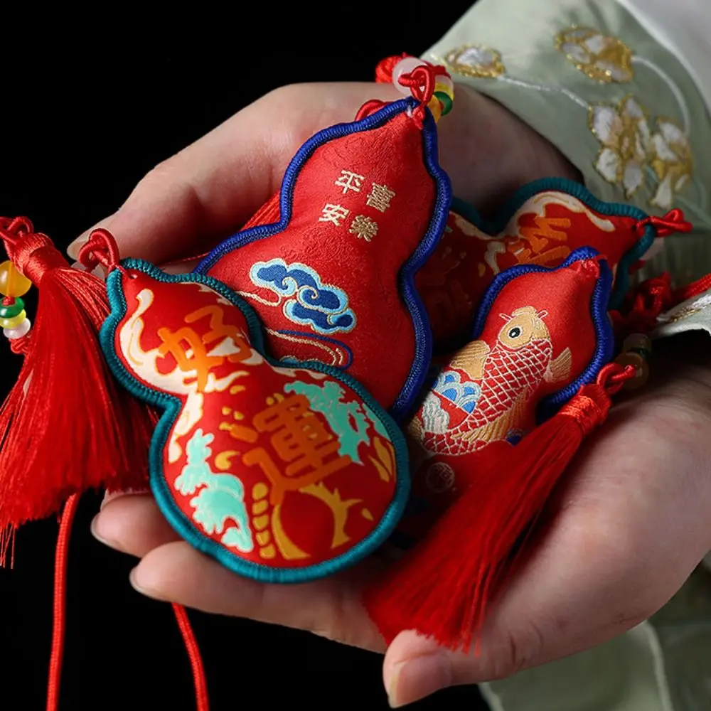Blessing Embroidery Wormwood Gourd Sachet Cute Handmade Bag Natural Creative Sachet Pendant Car