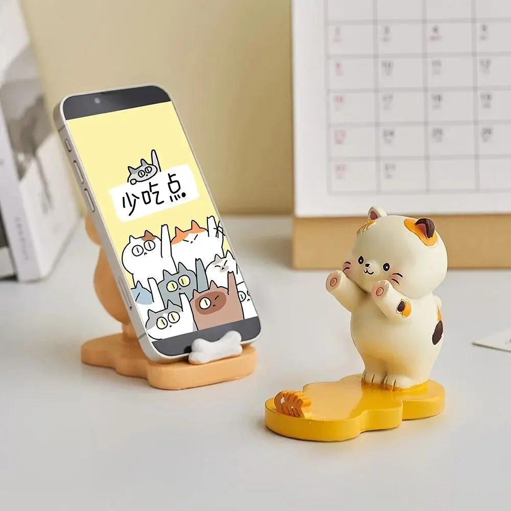 Small Cute Kittens Figurines Resin Crafts Girl Heart Animals Phone Holder Cartoon Kawaii Animals Miniatures Gifts