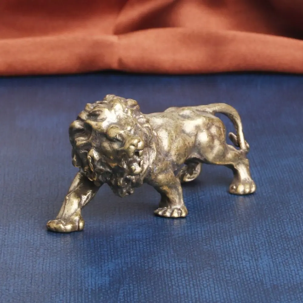 Retro Pure Copper Lion Statue Small Lion Shape Brass Lion Sculpture Copperware Antique Lion Ornaments Tea Pet