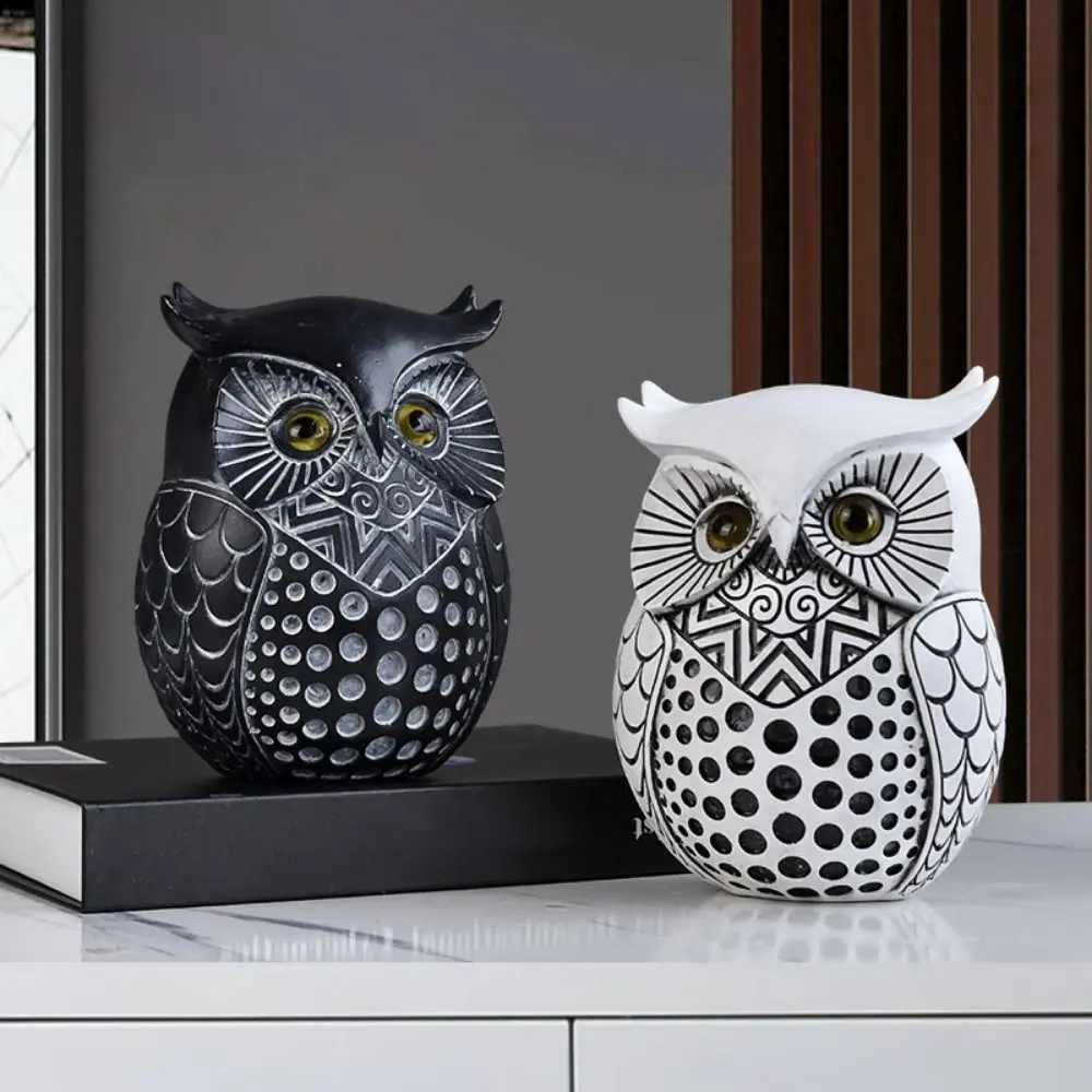 Simple Resin Craft Owl Figurine Cartoon Cute Owl Statue Handmade Animal Sculpture Bedroom