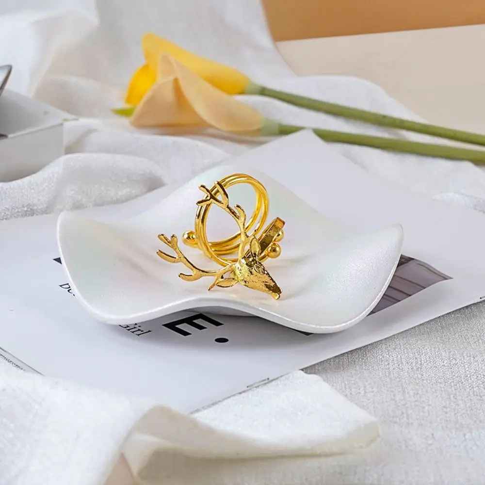 Home Decoration Ceramic Jewelry Display Tray Irregular Ins Style Storage Plate Crafts Flower Shaped Decorative Plate Kitchen