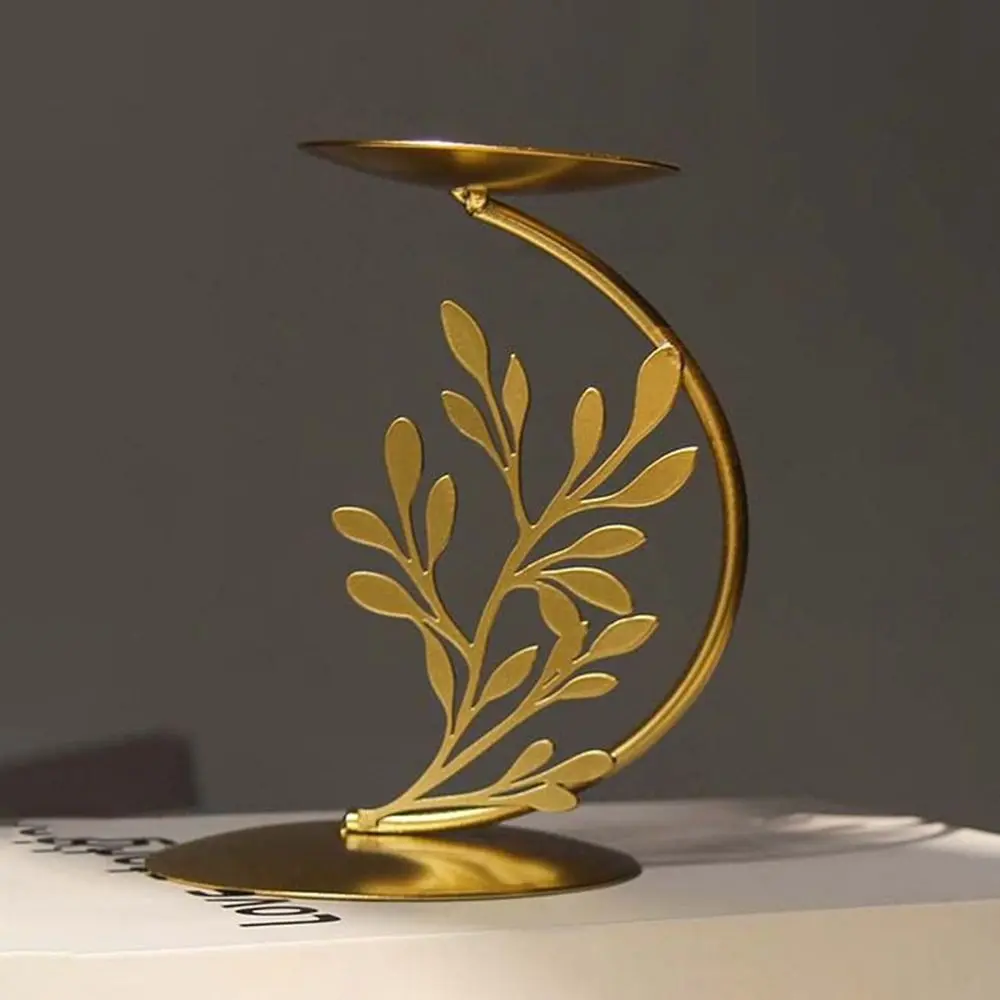 Romantic Rust-proof Leaves Candlestick Stand Small Exquisite Gold Candle Holder Modern Desktop Candlestick ornaments Table