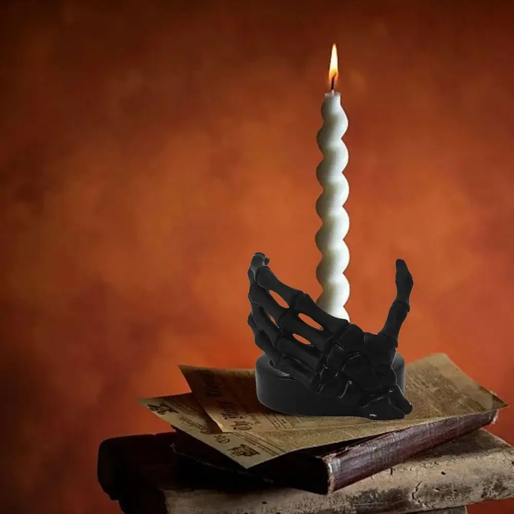 Simple Resin Art Skeleton Hand Candlestick Handmade Exquisite Gothic Candle Holder Unique Halloween Skeleton Statue Living Room