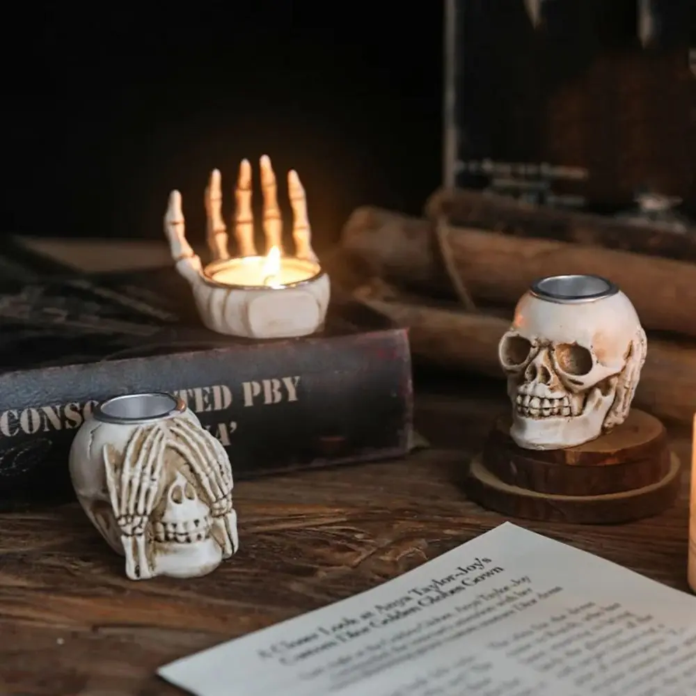 Resin Halloween Skull Candlestick with Built-in Metal Tray Drop-proof Skeleton Palm Candlestick High Temperature Resistance