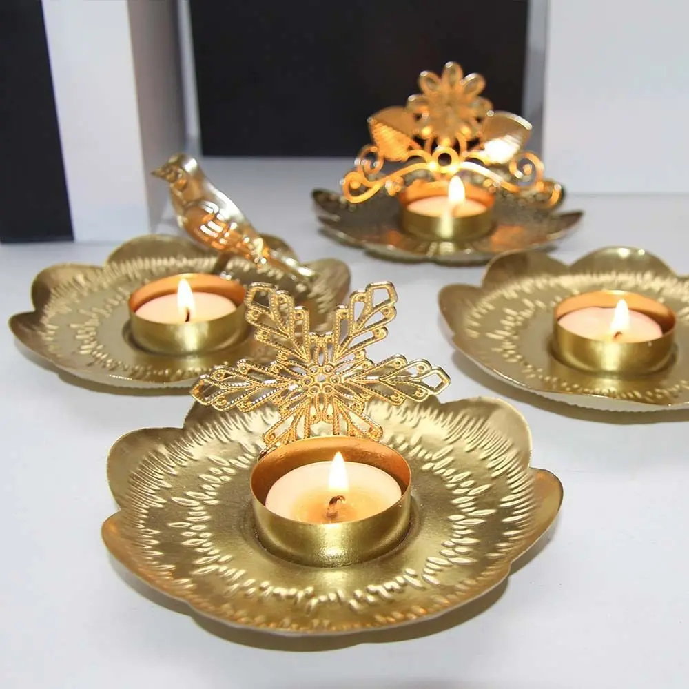 Retro 3D Floral Candle Stand Exquisite Unique Gold Candle Holder With Pattern Iron Candle Holder Living Room