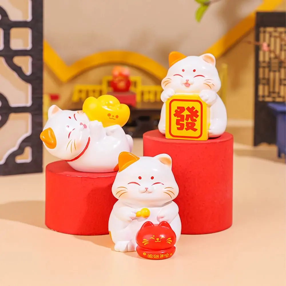 Cute Fortune Cat Ornament Mascot Lucky Mini New Year Cat Figurines Traditional Resin Crafts Simulation Cat Model Car Accessories