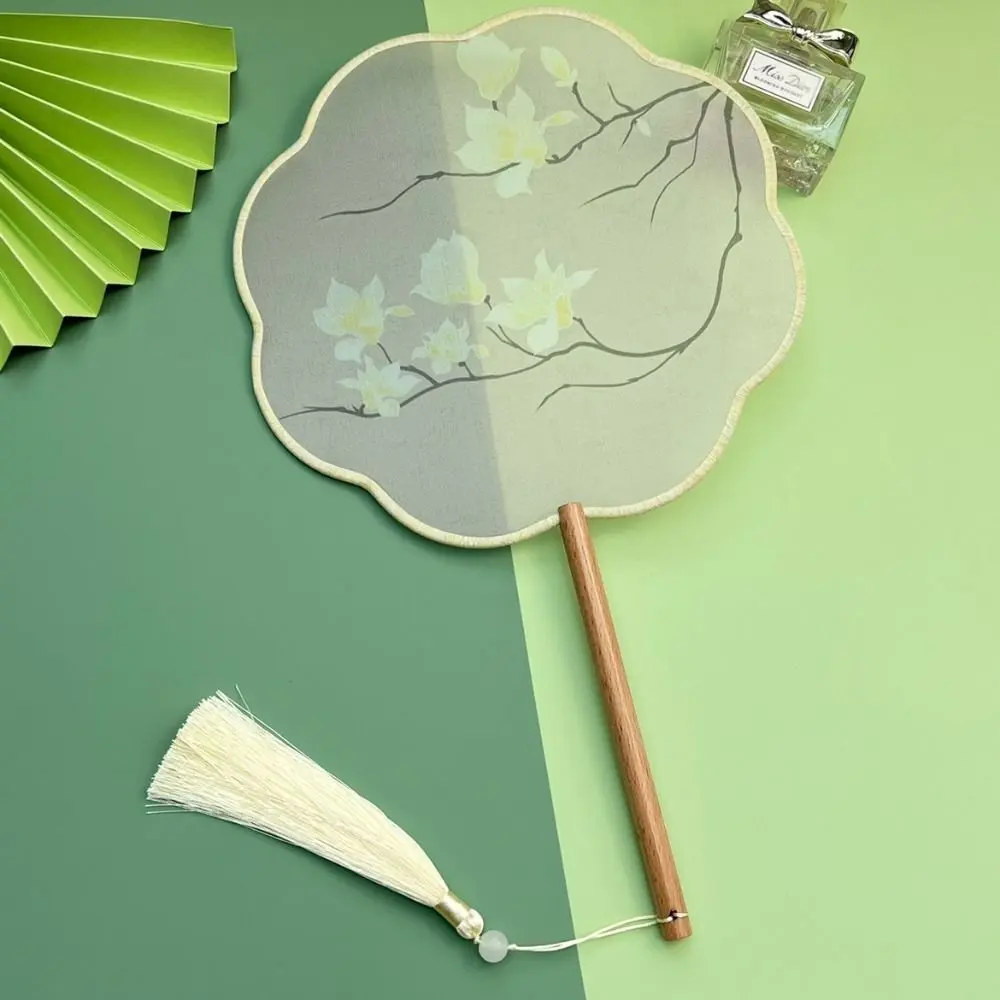 Chinese Style Chinese Embroidery Fan with Tassels Handheld Silk Fan Translucent Lycoris Pattern Tuan Fan Chinese Wedding