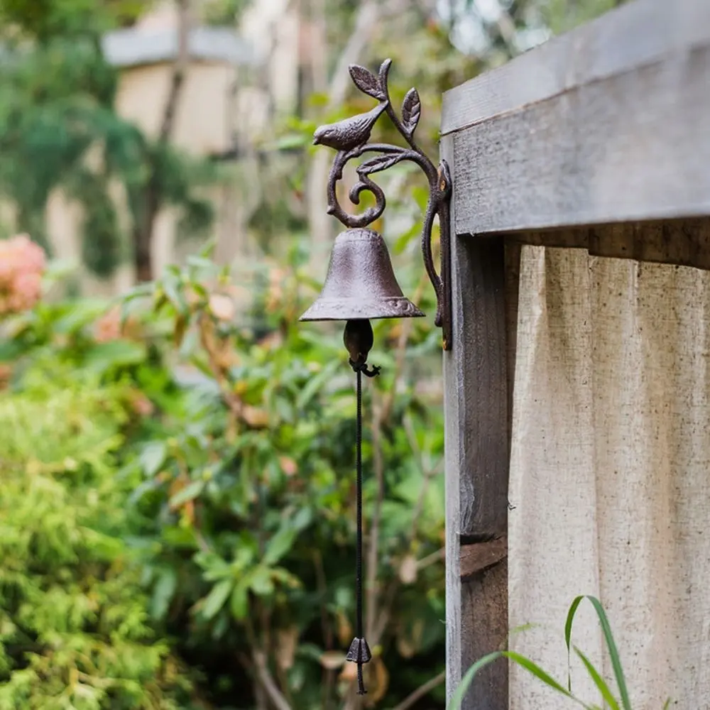 Durable Rustic Cast Iron Bird Doorbell Villa Yard Decoration Metal Birdhand Rattles Entrance Vintage Design Dinner Bell Yard