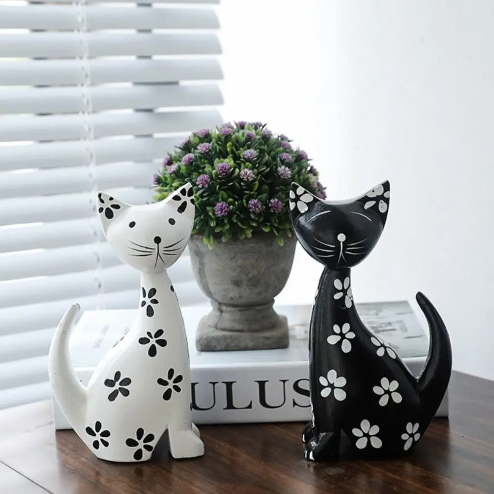2pcs Desktop Ornament Wooden Cat Statue Minimalist Modern Animal Sculpture Exquisite Cute Miniatures Figurine Car