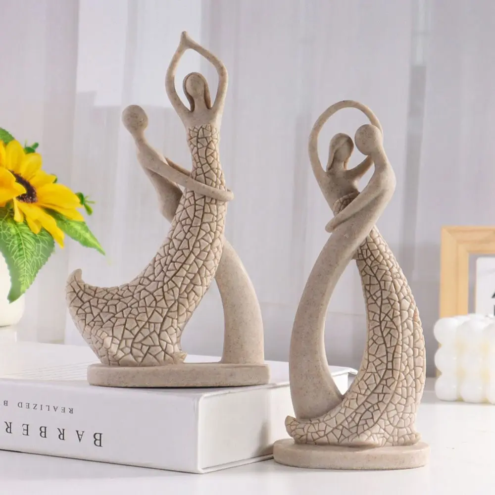 Kawaii Hugging Couple Abstract Statue Mini Exquisite Resin Couple Figurine Handmade Creative European Lovers Sculpture Home