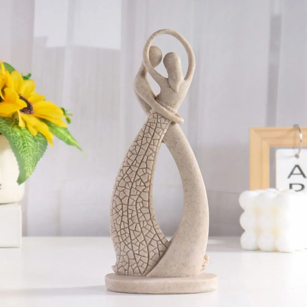 Kawaii Hugging Couple Abstract Statue Mini Exquisite Resin Couple Figurine Handmade Creative European Lovers Sculpture Home