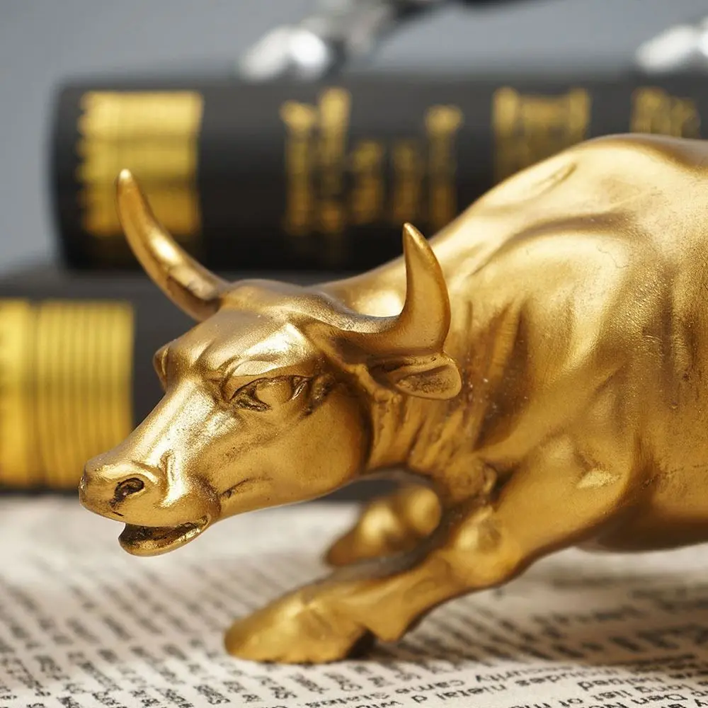 Feng Shui Wall Street Bull Statue Fortune Light Luxury Golden OX Resin Figurine Handmade Stock Market Mascot Sculpture Garden