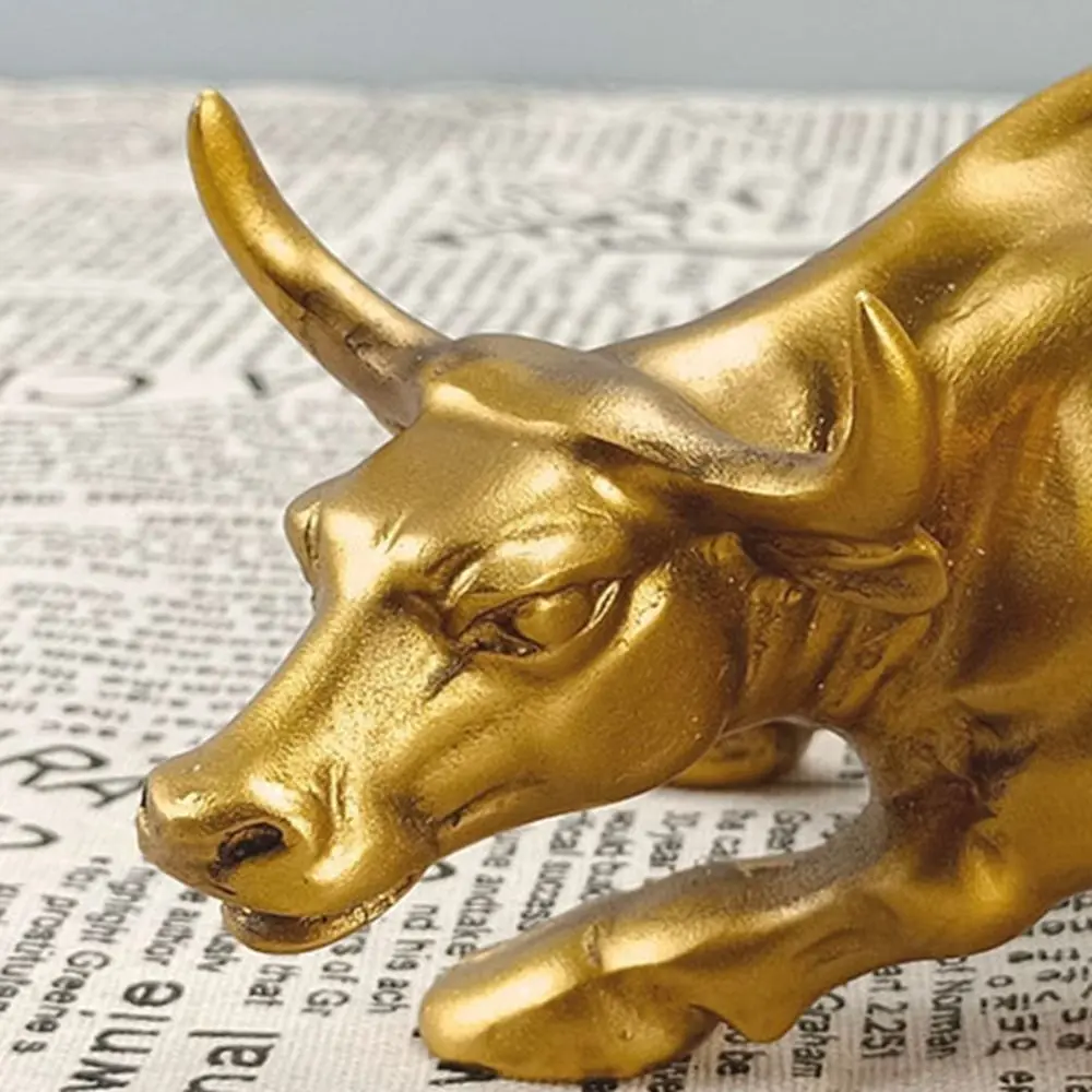 Feng Shui Wall Street Bull Statue Fortune Light Luxury Golden OX Resin Figurine Handmade Stock Market Mascot Sculpture Garden