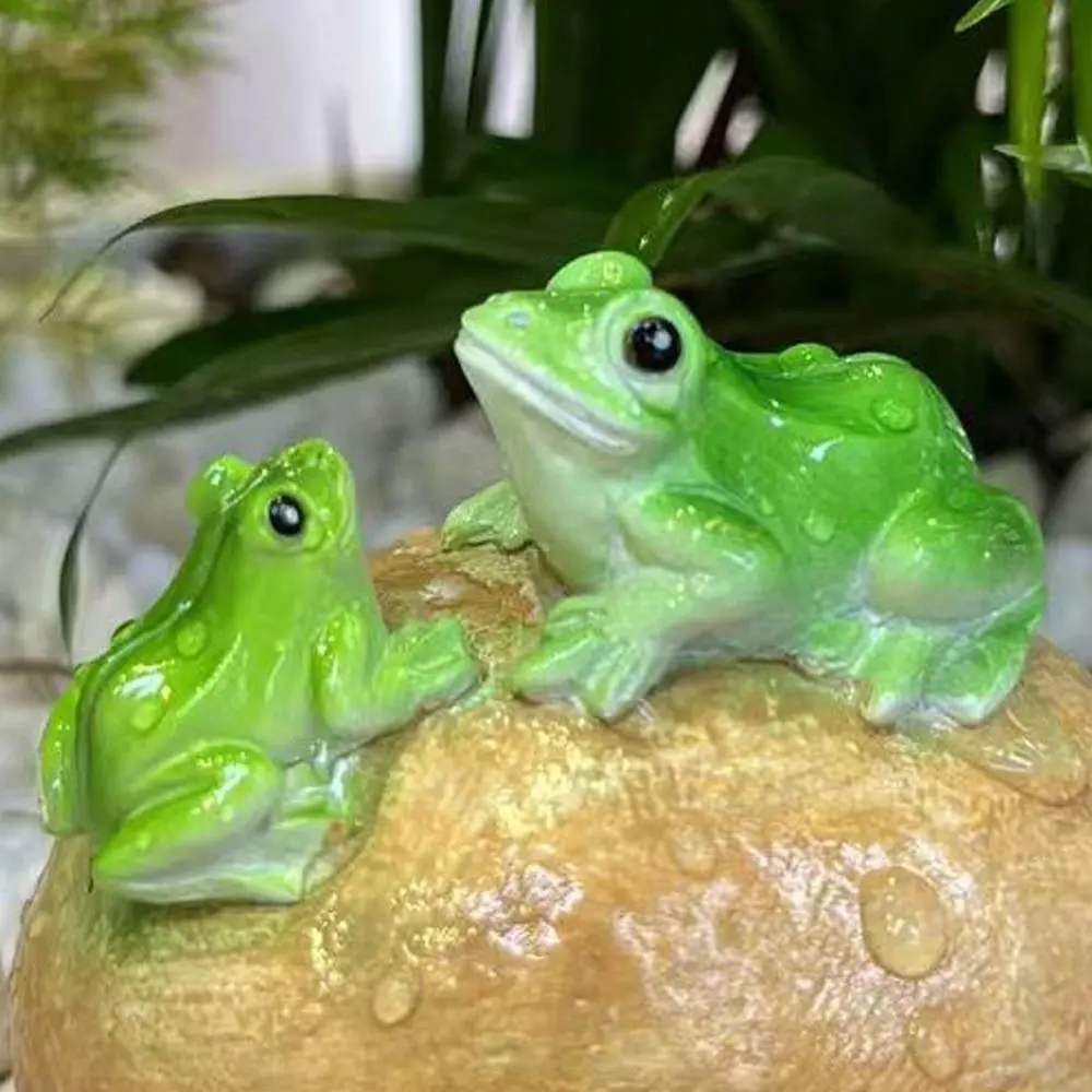Cartoon Frogs Miniature Figurines Green Resin Crafts Small Frog Ornament Cute Handicraft Animal Statue Outdoor Garden Courtyard