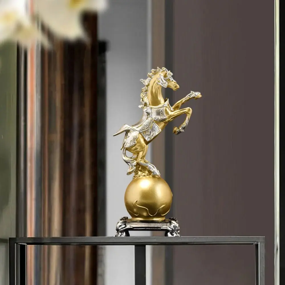 Desktop Ornament Art Horse Ornament Modern Creative Animal Sculpture Handicraft Horse Statue TV Cabinet