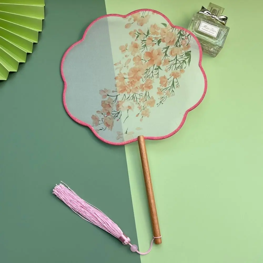 Chinese Style Chinese Embroidery Fan with Tassels Lycoris Pattern Silk Fan Handheld Translucent Tuan Fan Chinese Wedding