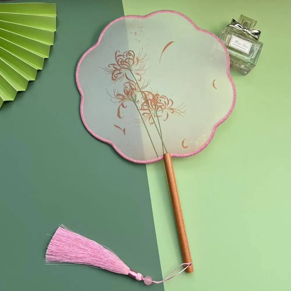 Chinese Style Chinese Embroidery Fan with Tassels Lycoris Pattern Silk Fan Handheld Translucent Tuan Fan Chinese Wedding