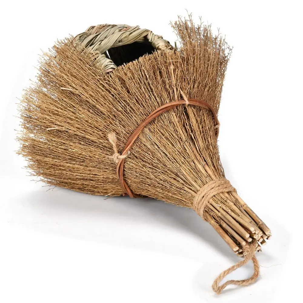 Bird Breeding House Hand-Woven Natural Grass Bird Nest Hangable House Shape Hanging Hummingbird House Grass Bird House Lawn