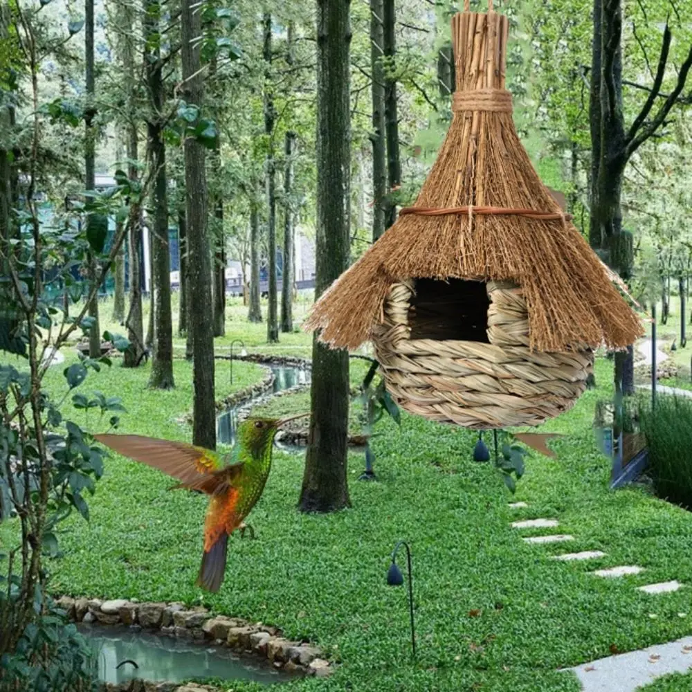 Bird Breeding House Hand-Woven Natural Grass Bird Nest Hangable House Shape Hanging Hummingbird House Grass Bird House Lawn