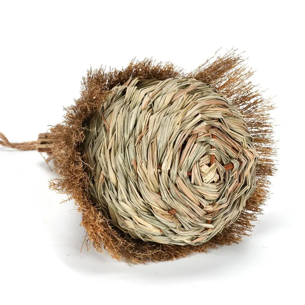 Bird Breeding House Hand-Woven Natural Grass Bird Nest Hangable House Shape Hanging Hummingbird House Grass Bird House Lawn