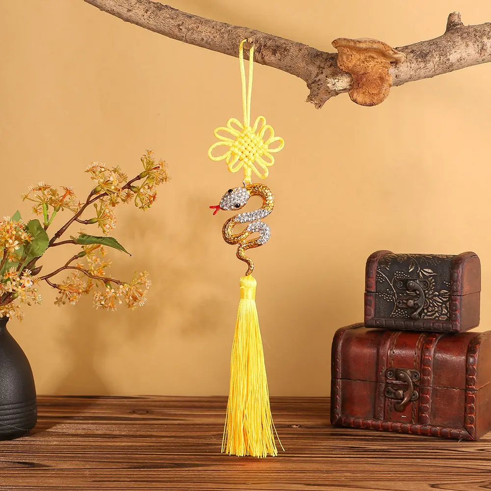 Hanging Chinese Knot Pendant Polyester Hand Woven Spring Festive Decor Pendant with Tassel Exquisite Car Pendant Living Room