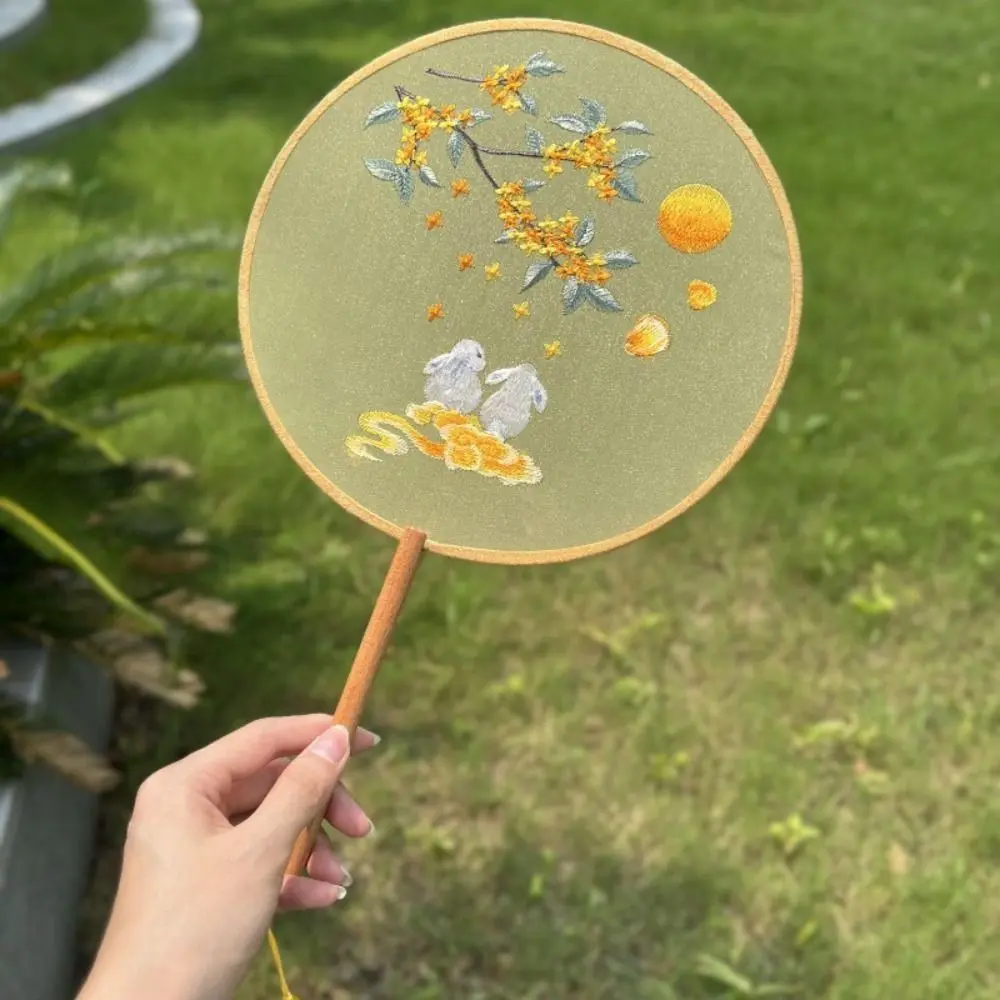 Vintage Chinese Style Chinese Style Fan Handheld Tassels Embroidery Fan with Pendant Floral Pattern Silk Fan Home Decor