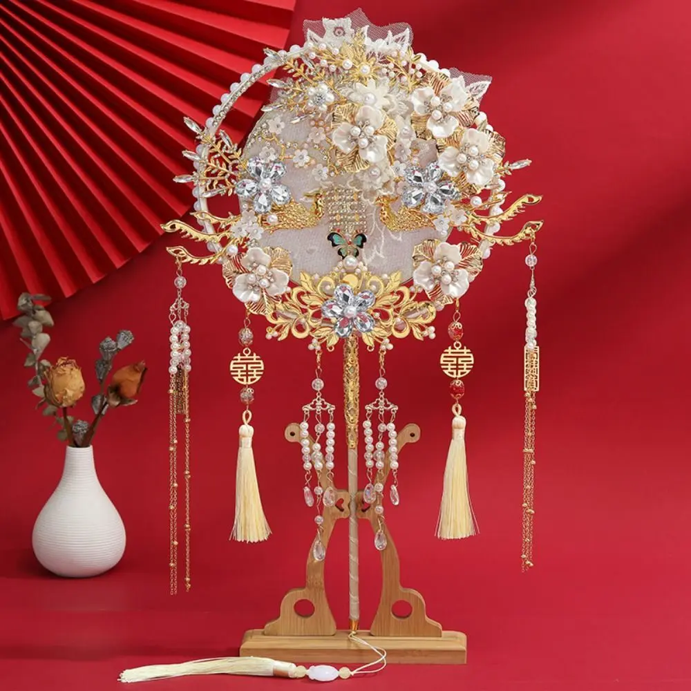 Antique Style Bride Group Fan Long Handle Handmade Bride Hand Held Fan with Tassel Flower Desig Xiuhe Fan for Dance Performance
