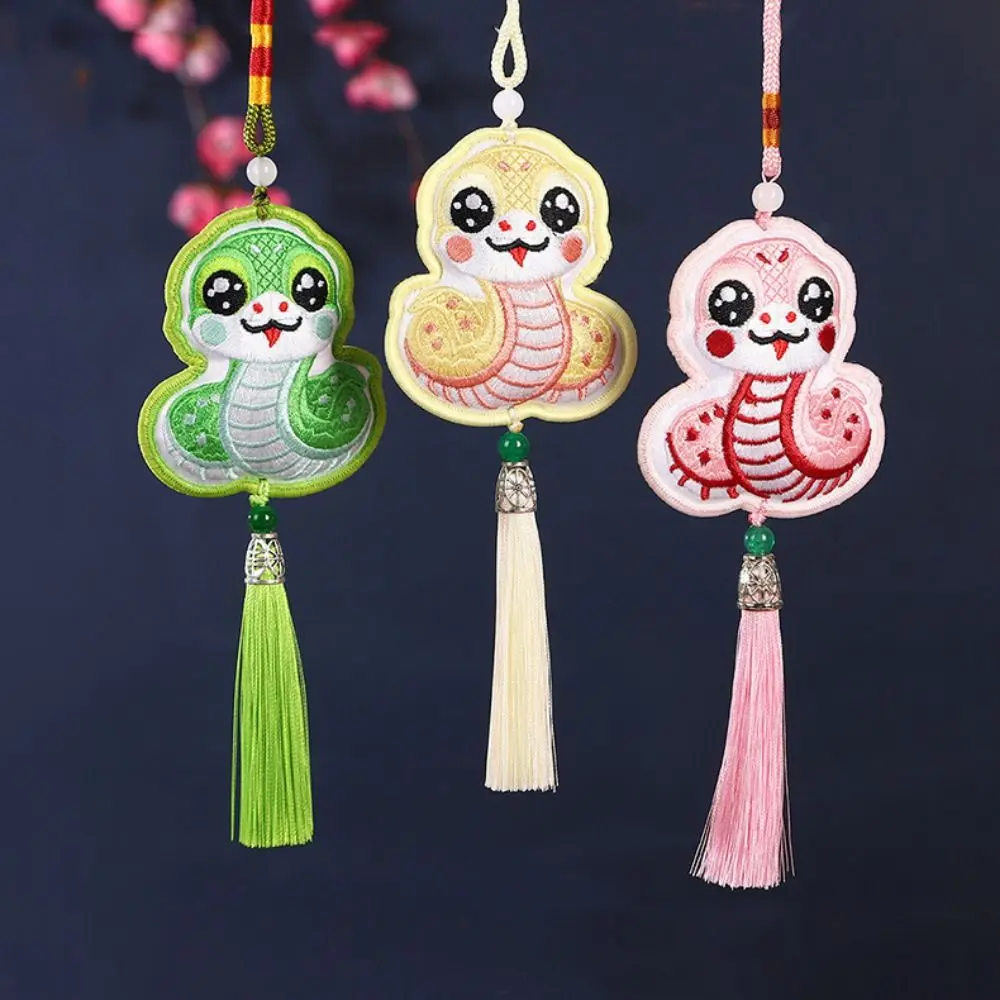 Chinese Style Snake Wind Chimes Embroidery Traditional Snake Fragrant Bag Handmade with Tassels Snake Car Pendant New Year Gift
