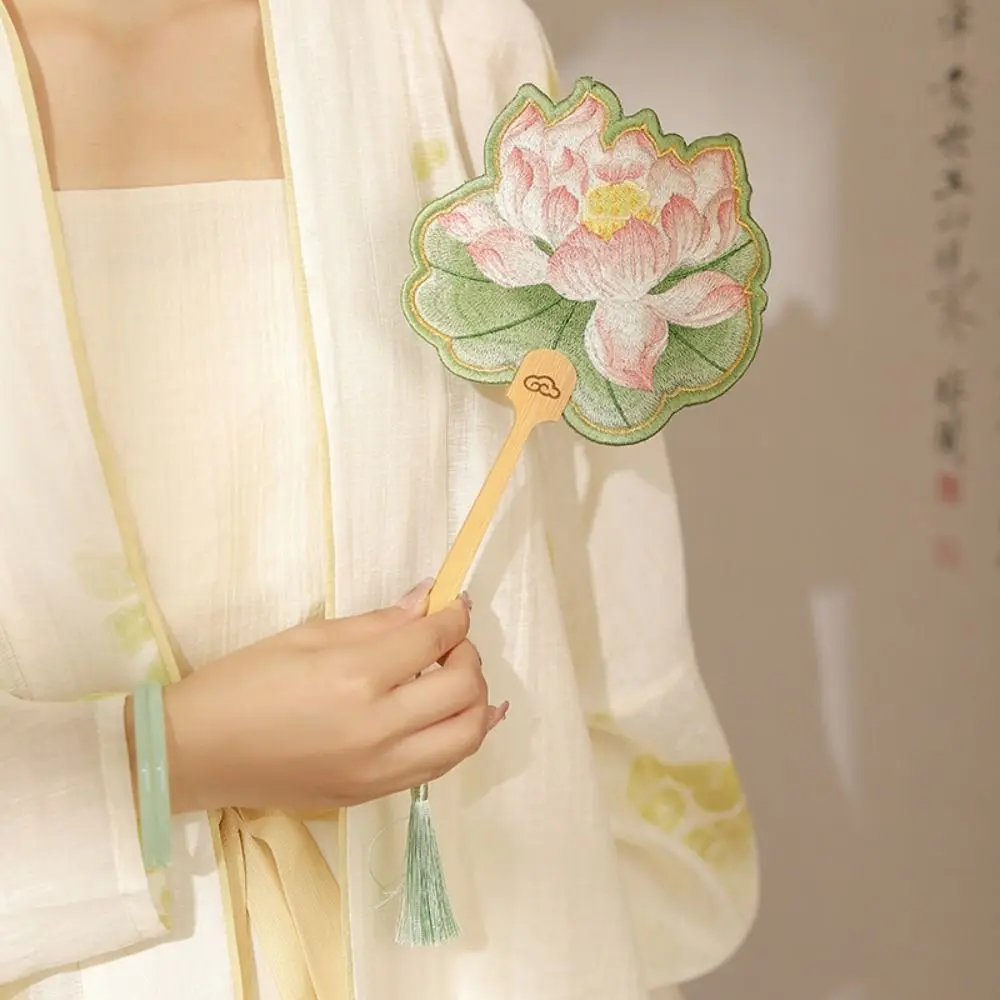 Ancient Handheld Embroidered Round Fan with Pendant Tassels Chinese Style Fan Lotus Butterfly Group Fan Photography Prop