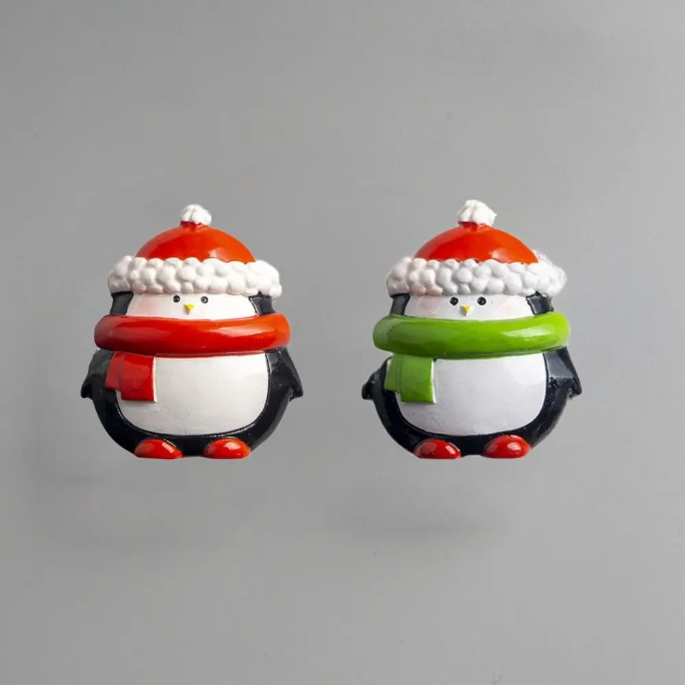 Hand-painted Christmas Elderly Fridge Stickers Cute Cartoon Snowman Magnetic Stickers Resin Art Christmas Penguin Fridge Magnets
