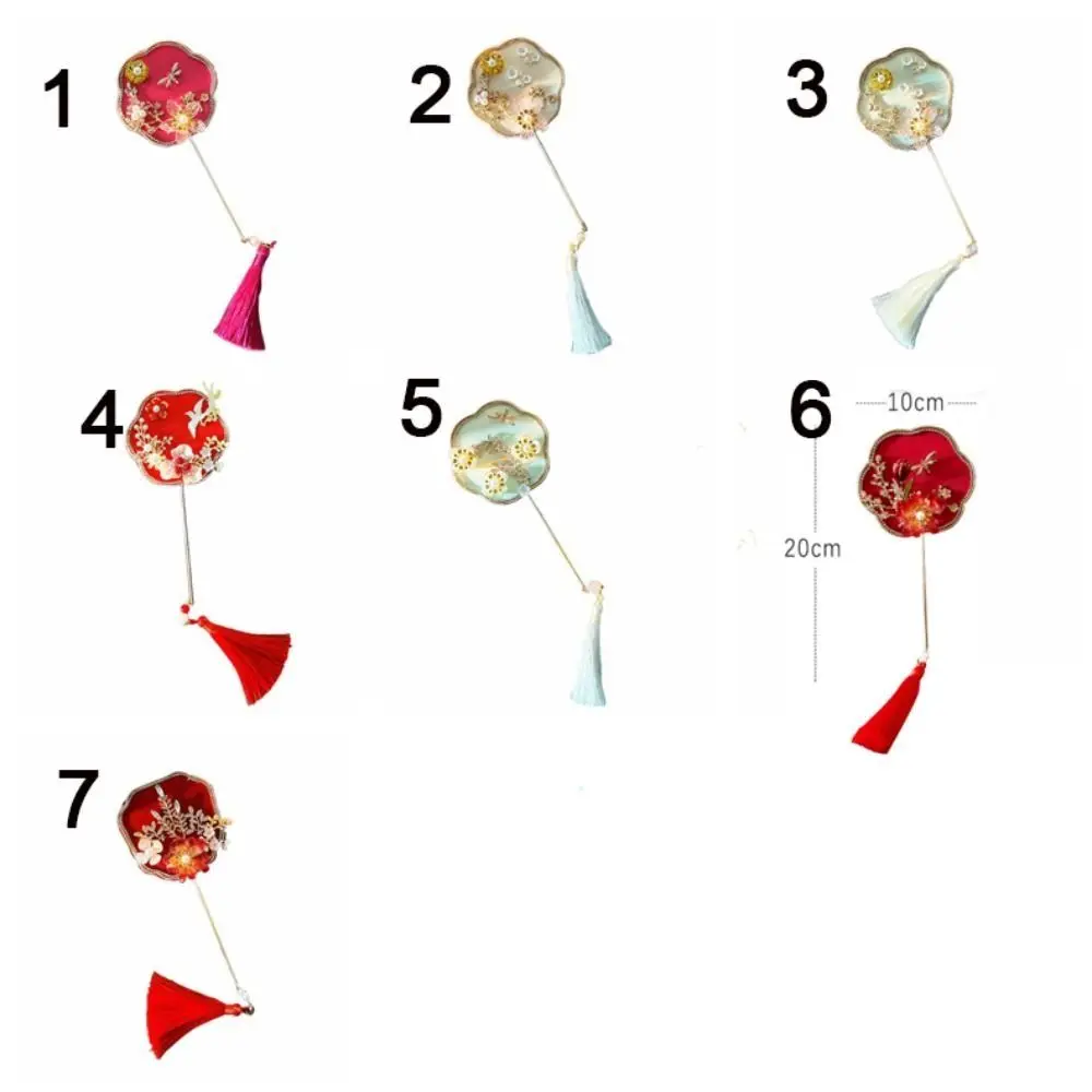 Chinese Style Mini Chinese Fan with Pendant Handheld Bridal Group Fan Vintage Ancient Chinese Silk Fan Chinese Wedding