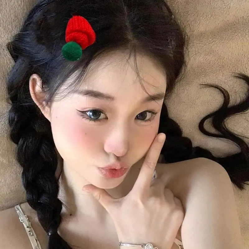 652F Plush Mini Christmas Hat Hair Clip For Women And Kids Soft Acrylic Festive Headwear Party Hairpieces Hair Accessories