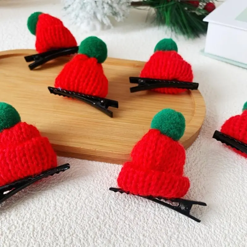 652F Plush Mini Christmas Hat Hair Clip For Women And Kids Soft Acrylic Festive Headwear Party Hairpieces Hair Accessories