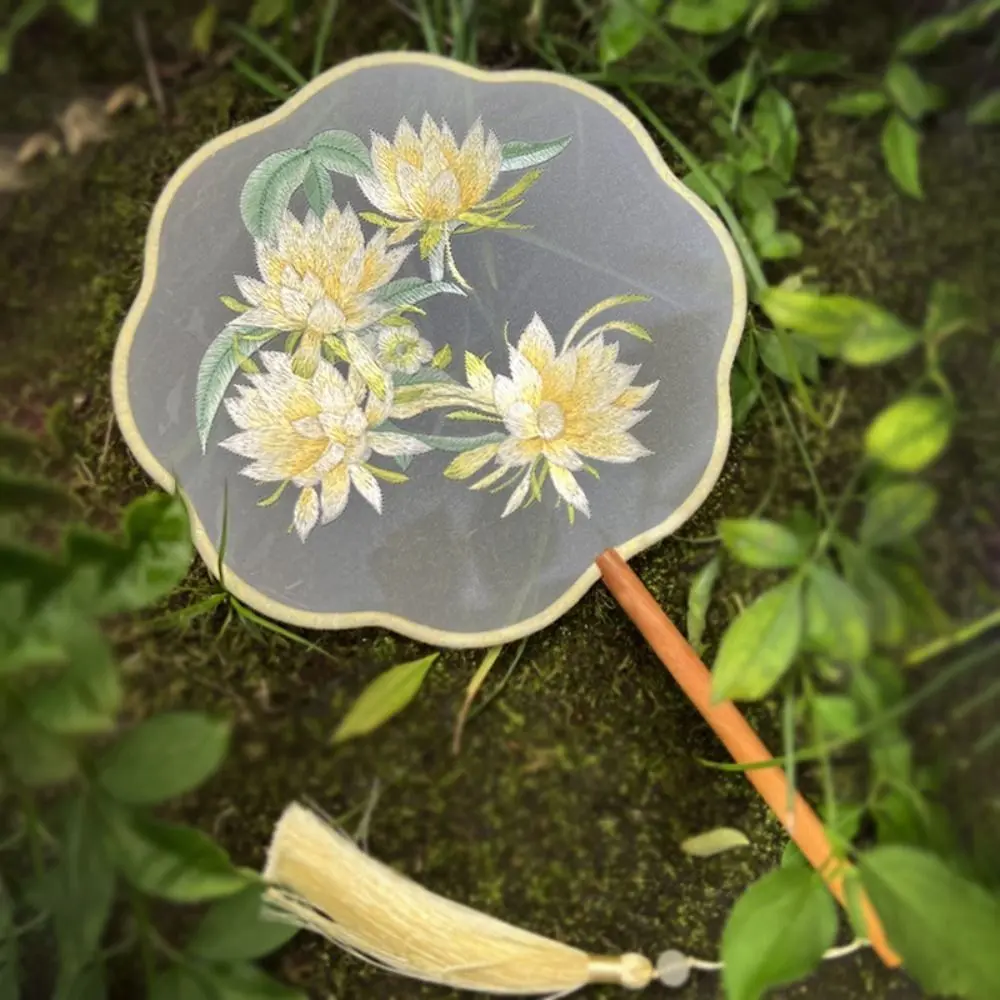 Ancient Chinese Style Chinese Style Fan Handheld Tassels Embroidery Fan Floral Pattern with Pendant Silk Fan Photography Prop
