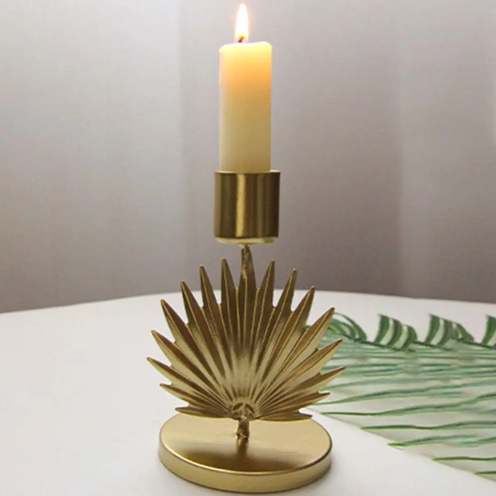 Rust-proof Plant Leaf Candle Stand Exquisite Unique Iron Candle Holder Essy to Use Desktop Aromatherapy Rack Living Room