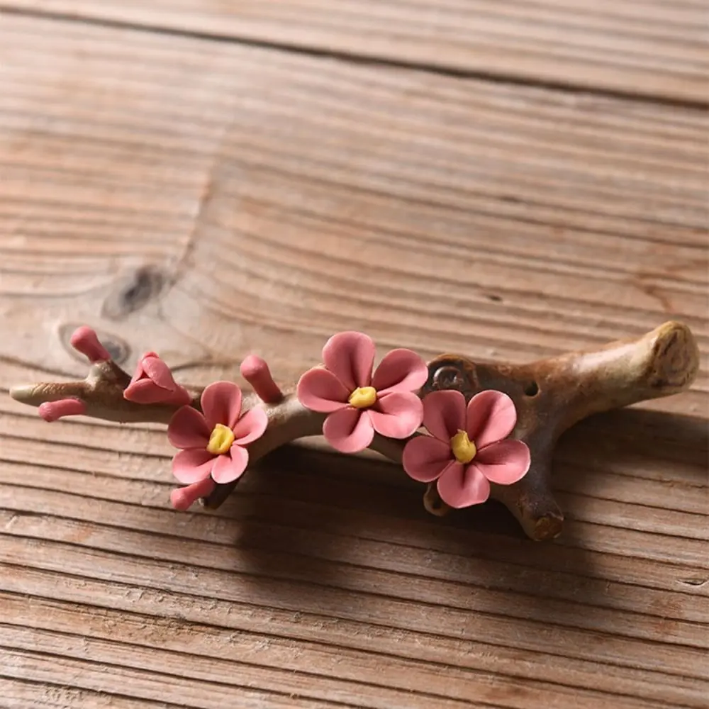 Mini Tea Pet Ornaments Magnolia Shape Plum Blossom Crafts Writing Brush Stand Incense Stick Holder Home Decor Aromatherapy Base