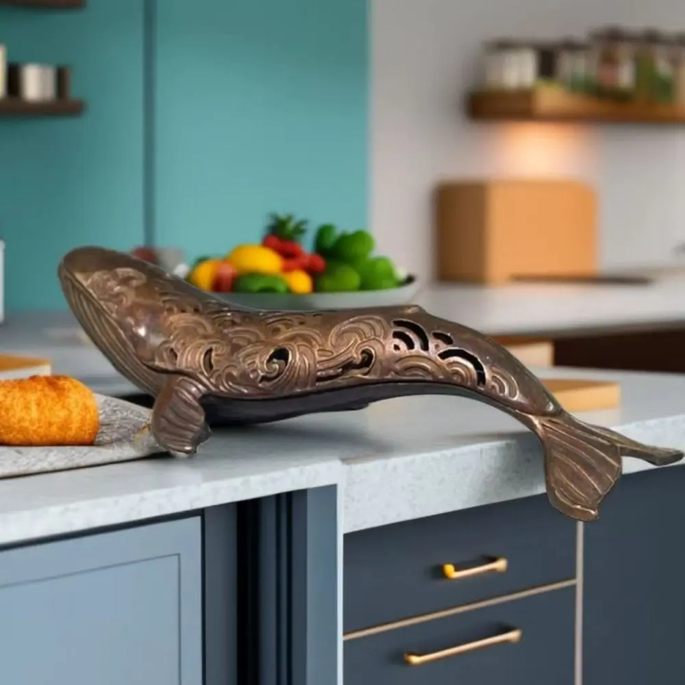 Alloy Craft Whale Aromatherapy Furnace Hollow Design Cute Little Whale Ornament Handmade Antique Incense Stove Home Decor