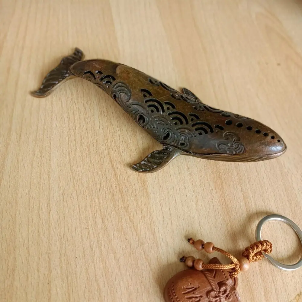 Alloy Craft Whale Aromatherapy Furnace Hollow Design Cute Little Whale Ornament Handmade Antique Incense Stove Home Decor