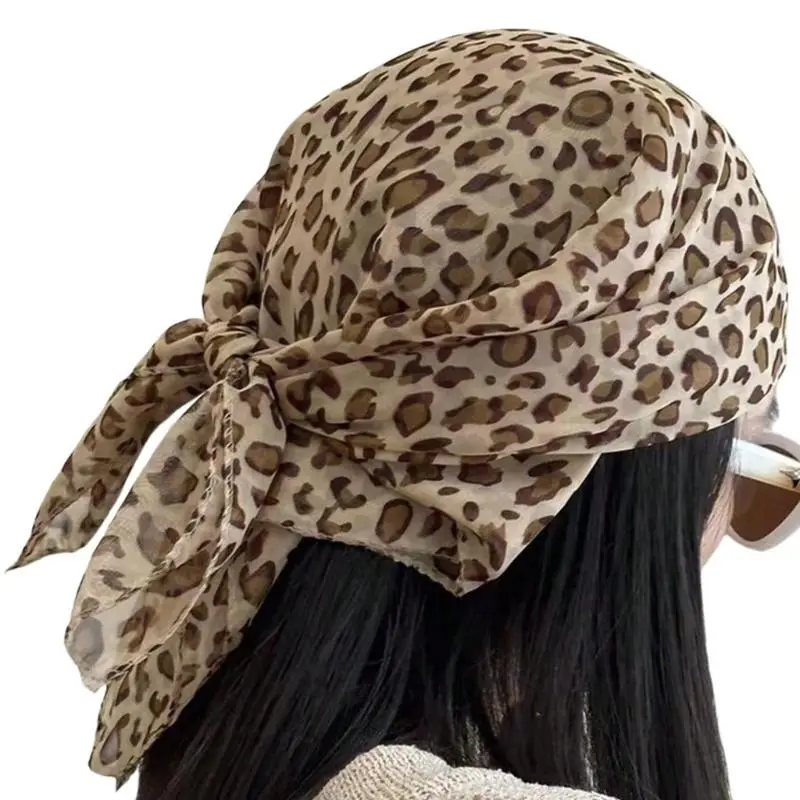 652F Stylish Leopard Pattern Headscarf for Women Fashionable and Comfortable Polyester Fabric Neck Scarf Shawl Wraps