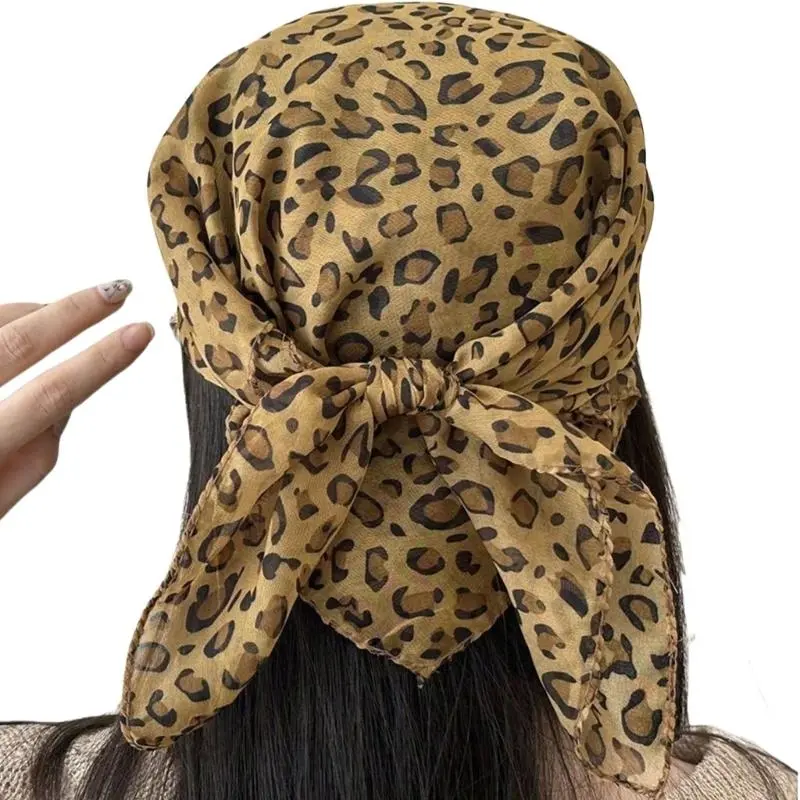 652F Stylish Leopard Pattern Headscarf for Women Fashionable and Comfortable Polyester Fabric Neck Scarf Shawl Wraps